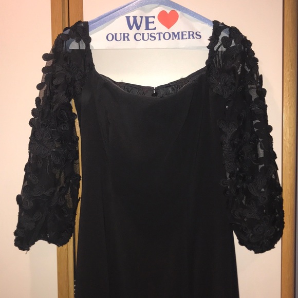 Black Gown - Picture 3 of 5